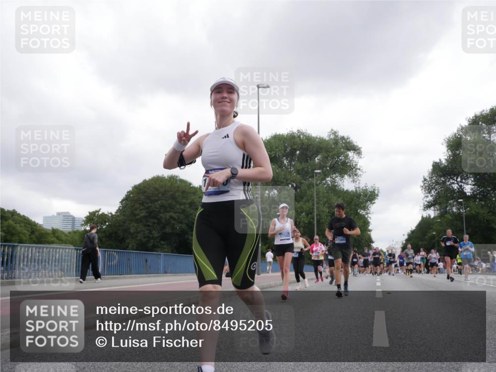 29.06.2025 - hella hamburg halbmarathon Luisa Fischer http://msf.ph/oto/8495205 29.06.2025 10:53:21 Kennedybrücke 17085, 17089, 1525, 2160, 2927, 3070, 6680, 6989, 7755, 8254, 9261, 9940, 10060 meine-sportfotos.de