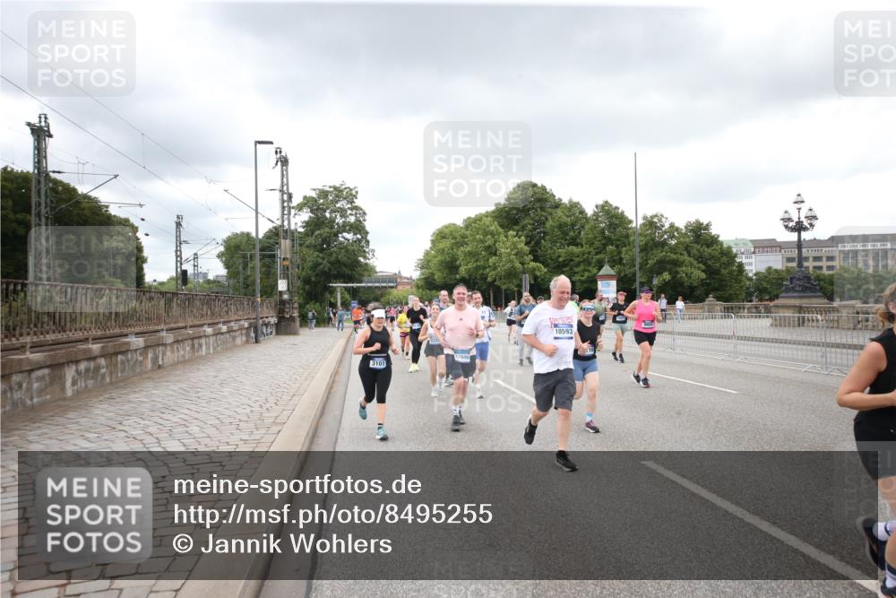 29.06.2025 - hella hamburg halbmarathon Jannik Wohlers http://msf.ph/oto/8495255 29.06.2025 10:55:21 Lombardsbrücke 1616, 3101, 3244, 4265, 4470, 4896, 5220, 5222, 5575, 6055, 6056, 6113, 6257, 6594, 7548, 7969, 8110, 8527, 8532, 8533, 8648, 9548, 9614, 9618, 9861, 9865, 9956, 10094, 10436, 10438, 10449, 10593, 11903, 11962, 11963, 12695, 13504, 14124, 14492, 15081, 15116, 15289, 15763, 15764, 16336, 16651, 16768, 16926, 17168, 17392, 18195, 18907 meine-sportfotos.de