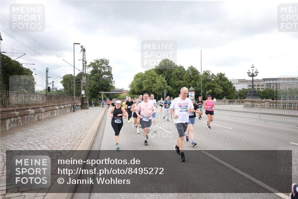 29.06.2025 - hella hamburg halbmarathon Jannik Wohlers http://msf.ph/oto/8495272 29.06.2025 10:55:21 Lombardsbrücke 1616, 3101, 3244, 4265, 4470, 4896, 5220, 5222, 5575, 6055, 6056, 6113, 6257, 6594, 7548, 7969, 8110, 8527, 8532, 8533, 8648, 9548, 9614, 9618, 9861, 9865, 9956, 10094, 10436, 10438, 10449, 10593, 11903, 11962, 11963, 12695, 13504, 14124, 14492, 15081, 15116, 15289, 15763, 15764, 16336, 16651, 16768, 16926, 17168, 17392, 18195, 18907 meine-sportfotos.de