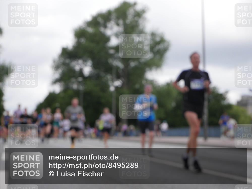 29.06.2025 - hella hamburg halbmarathon Luisa Fischer http://msf.ph/oto/8495289 29.06.2025 10:53:25 Kennedybrücke 2160, 3701, 3710, 4168, 7755, 9940, 10060 meine-sportfotos.de