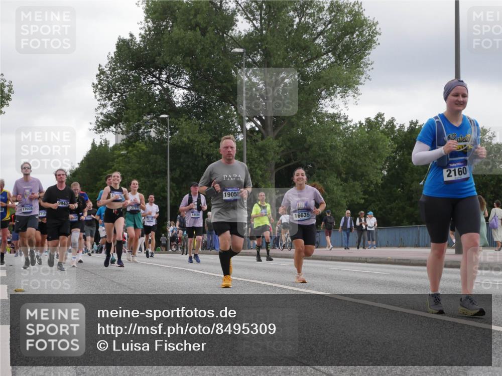 29.06.2025 - hella hamburg halbmarathon Luisa Fischer http://msf.ph/oto/8495309 29.06.2025 10:53:27 Kennedybrücke 17608, 3710, 9940, 3701, 14144, 18586, 19058, 16635, 2160, 2160, 3680, 3701, 3710, 4168, 7721, 7722, 7755, 9940 meine-sportfotos.de