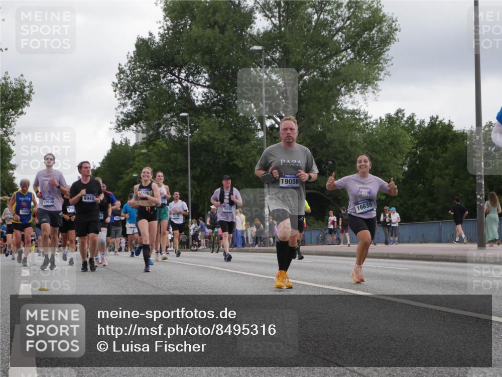 29.06.2025 - hella hamburg halbmarathon Luisa Fischer http://msf.ph/oto/8495316 29.06.2025 10:53:27 Kennedybrücke 1888, 17608, 371, 9940, 426, 14144, 18586, 19058, 16635, 2160, 3680, 3701, 3710, 4168, 7721, 7722, 7755, 9940 meine-sportfotos.de