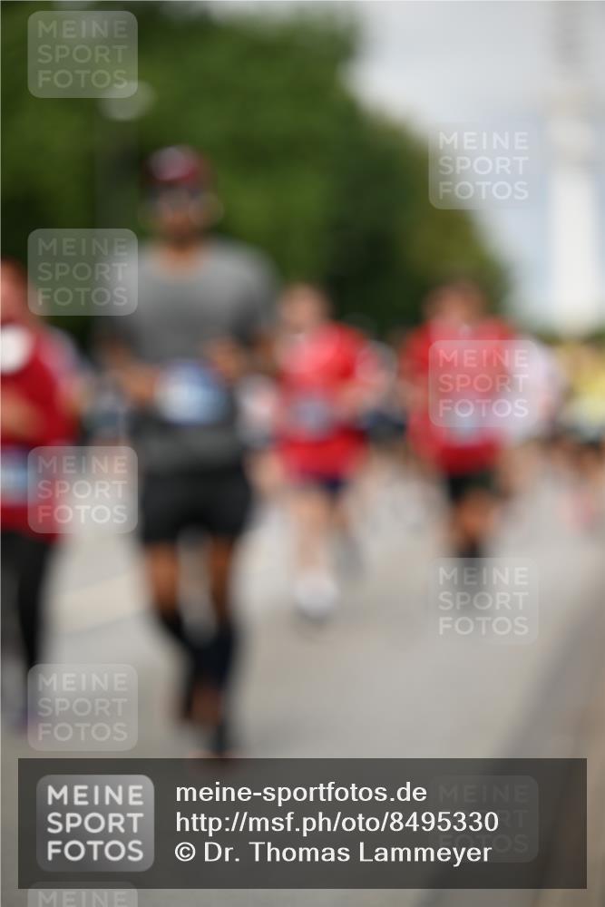 29.06.2025 - hella hamburg halbmarathon Dr. Thomas Lammeyer http://msf.ph/oto/8495330 29.06.2025 10:22:59 Kennedybrücke 1349, 1521, 2096, 2781, 3026, 3202, 3321, 3591, 3592, 4383, 4718, 4845, 5049, 5264, 5266, 5323, 5611, 5733, 5910, 6194, 6413, 6477, 6482, 7051, 7121, 7214, 7454, 8665, 8799, 9276, 9505, 9549, 9658, 9756, 9757, 9964, 10037, 10172, 10467, 10502, 10687, 10816, 10856, 11020 meine-sportfotos.de