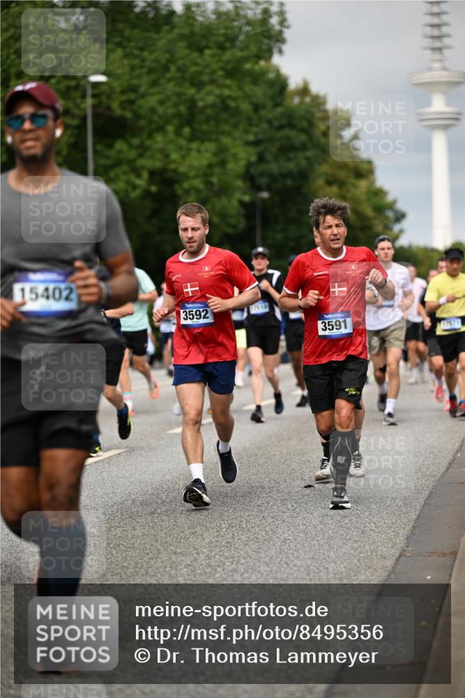 29.06.2025 - hella hamburg halbmarathon Dr. Thomas Lammeyer http://msf.ph/oto/8495356 29.06.2025 10:22:59 Kennedybrücke 1349, 1521, 2096, 2781, 3026, 3202, 3321, 3591, 3592, 4383, 4718, 4845, 5049, 5264, 5266, 5323, 5611, 5733, 5910, 6194, 6413, 6477, 6482, 7051, 7121, 7214, 7454, 8665, 8799, 9276, 9505, 9549, 9658, 9756, 9757, 9964, 10037, 10172, 10467, 10502, 10687, 10816, 10856, 11020 meine-sportfotos.de