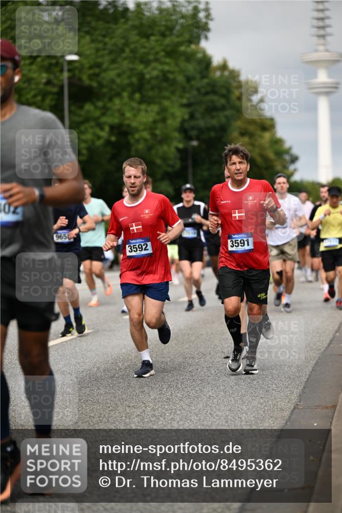 29.06.2025 - hella hamburg halbmarathon Dr. Thomas Lammeyer http://msf.ph/oto/8495362 29.06.2025 10:22:59 Kennedybrücke 1349, 1521, 2096, 2781, 3026, 3202, 3321, 3591, 3592, 4383, 4718, 4845, 5049, 5264, 5266, 5323, 5611, 5733, 5910, 6194, 6413, 6477, 6482, 7051, 7121, 7214, 7454, 8665, 8799, 9276, 9505, 9549, 9658, 9756, 9757, 9964, 10037, 10172, 10467, 10502, 10687, 10816, 10856, 11020 meine-sportfotos.de