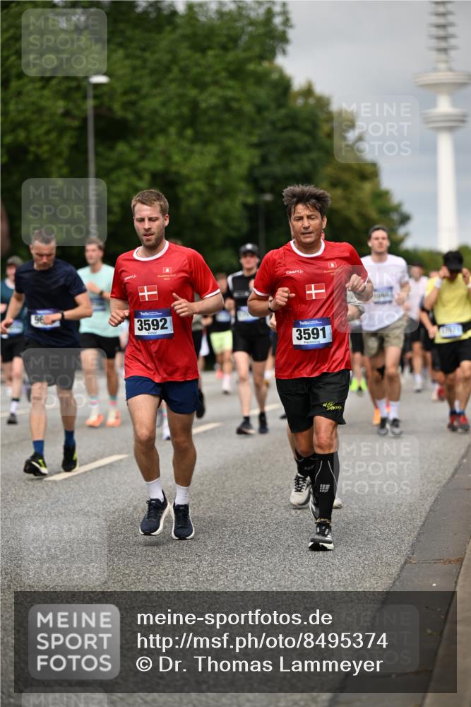 29.06.2025 - hella hamburg halbmarathon Dr. Thomas Lammeyer http://msf.ph/oto/8495374 29.06.2025 10:23:00 Kennedybrücke 1349, 1521, 2096, 2311, 2781, 3026, 3202, 3321, 3591, 3592, 4383, 4718, 4845, 5049, 5264, 5266, 5323, 5611, 5733, 5910, 6194, 6413, 6477, 6482, 7051, 7121, 7214, 7454, 8665, 8799, 9276, 9505, 9549, 9652, 9658, 9756, 9757, 9964, 10037, 10172, 10467, 10502, 10687, 10816, 10856, 11020 meine-sportfotos.de