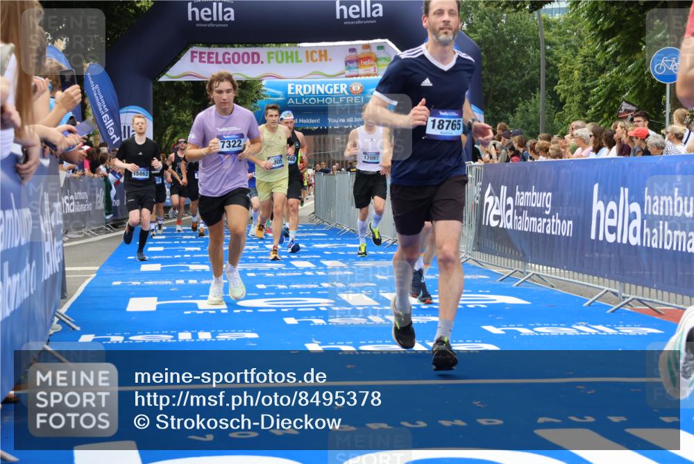 29.06.2025 - hella hamburg halbmarathon Strokosch-Dieckow http://msf.ph/oto/8495378 29.06.2025 10:44:29 Ziel 1057, 1468, 2365, 2402, 3305, 4310, 4691, 5476, 6495, 7322, 7710, 8928, 12327, 12554, 12711, 14351, 14464, 14667, 14798, 14816, 15862, 16224, 16803, 17097, 17729, 18539, 18560, 18765, 18806 meine-sportfotos.de