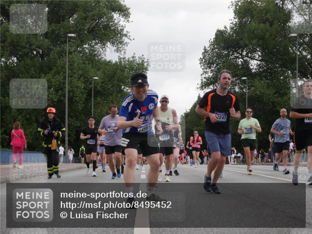 29.06.2025 - hella hamburg halbmarathon Luisa Fischer http://msf.ph/oto/8495452 29.06.2025 10:53:38 Kennedybrücke 4809, 541, 249, 14591, 5552, 19, 247, 15633, 1259, 141, 1259, 1625, 3680, 4870, 5119, 5552, 6015, 7721, 7722, 8299, 10033 meine-sportfotos.de