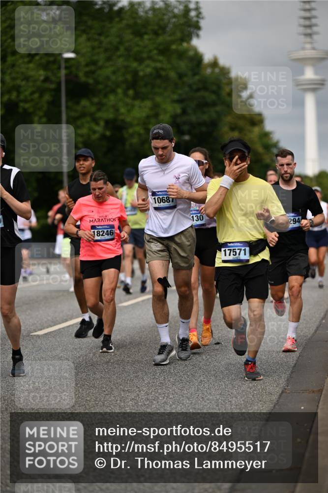 29.06.2025 - hella hamburg halbmarathon Dr. Thomas Lammeyer http://msf.ph/oto/8495517 29.06.2025 10:23:03 Kennedybrücke 1349, 1521, 2096, 2311, 2781, 3026, 3202, 3321, 3529, 3591, 3592, 4718, 4845, 5049, 5264, 5266, 5323, 5611, 5733, 5910, 6194, 6413, 6477, 6482, 7051, 7214, 7454, 7566, 7844, 8665, 8799, 9505, 9549, 9652, 9658, 9756, 9757, 9964, 10037, 10172, 10467, 10502, 10687, 10816, 10856, 11020 meine-sportfotos.de