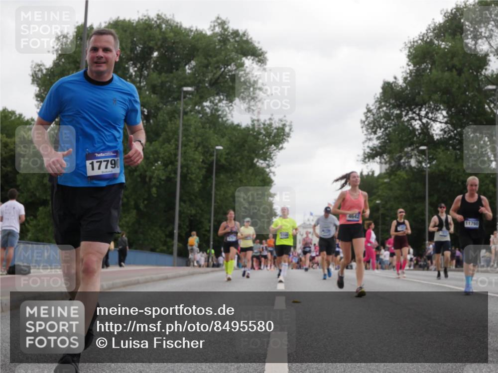 29.06.2025 - hella hamburg halbmarathon Luisa Fischer http://msf.ph/oto/8495580 29.06.2025 10:53:47 Kennedybrücke 17790, 4642, 11760, 1487, 1511, 1625, 2047, 4642, 4870, 6015 meine-sportfotos.de