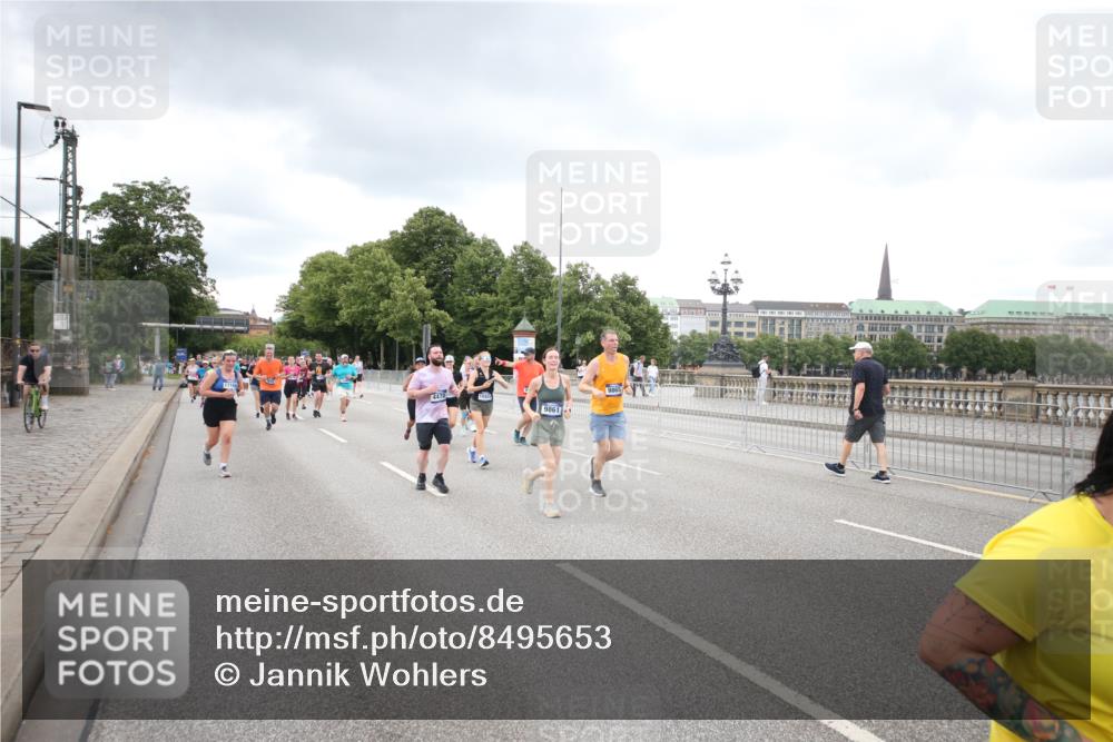 29.06.2025 - hella hamburg halbmarathon Jannik Wohlers http://msf.ph/oto/8495653 29.06.2025 10:55:29 Lombardsbrücke 2793, 3101, 3268, 4265, 4470, 4473, 4896, 5220, 5222, 5306, 5575, 5994, 6055, 6056, 6113, 6257, 6494, 6594, 7516, 7616, 7969, 8110, 8532, 8533, 8648, 9548, 9838, 9861, 9865, 9956, 10436, 10438, 10449, 10593, 10640, 11903, 11962, 11963, 12267, 12695, 13055, 13504, 13627, 14124, 14221, 14492, 15116, 15199, 15289, 15763, 15764, 16336, 16413, 16651, 16768, 16926, 16960, 17038, 17039, 17168, 17392, 18195, 18329, 18907 meine-sportfotos.de