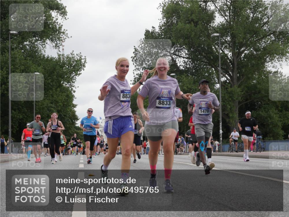 29.06.2025 - hella hamburg halbmarathon Luisa Fischer http://msf.ph/oto/8495765 29.06.2025 10:54:03 Kennedybrücke 16436, 15105, 16410, 18404, 883, 8833, 86, 1478, 14773, 1478, 3647, 4695, 6178, 7133, 7161, 7677, 8833, 8986, 10437 meine-sportfotos.de