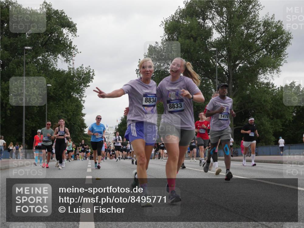 29.06.2025 - hella hamburg halbmarathon Luisa Fischer http://msf.ph/oto/8495771 29.06.2025 10:54:04 Kennedybrücke 1643, 16410, 15105, 18404, 8834, 8833, 6178, 14534, 1478, 14773, 1478, 3647, 6178, 7133, 7161, 7677, 8833, 8986, 10437 meine-sportfotos.de