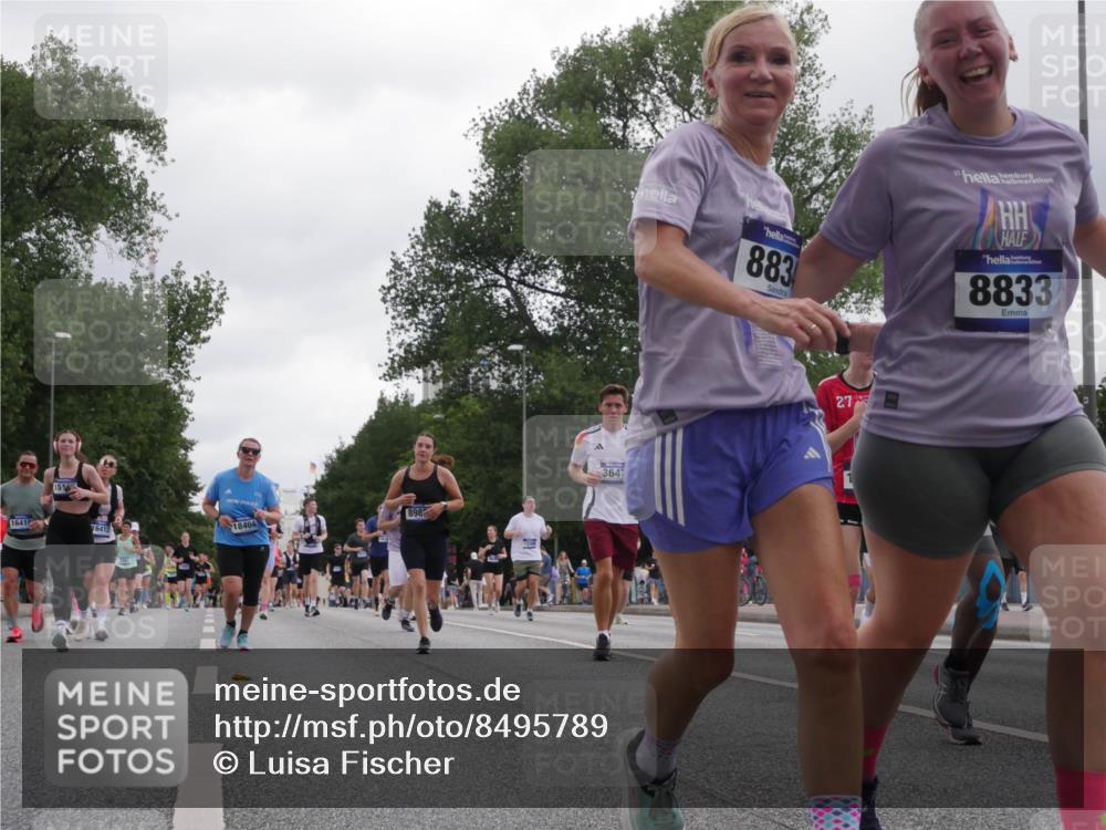 29.06.2025 - hella hamburg halbmarathon Luisa Fischer http://msf.ph/oto/8495789 29.06.2025 10:54:05 Kennedybrücke 16410, 76412, 18404, 898, 3647, 883, 8833, 27, 1478, 3647, 6178, 7161, 7677, 8833, 8986, 10437 meine-sportfotos.de