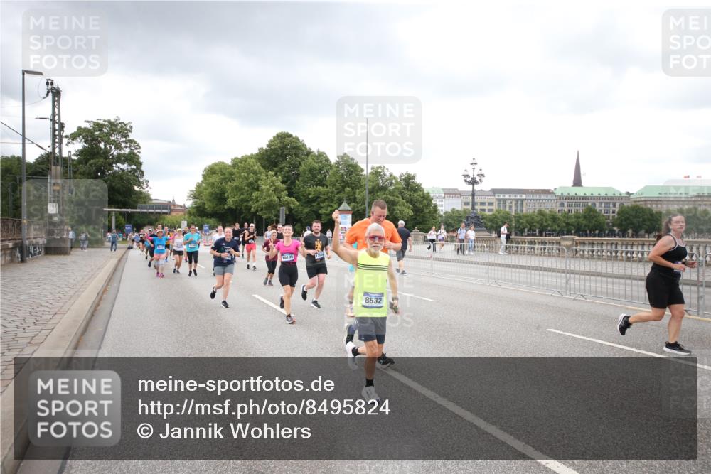 29.06.2025 - hella hamburg halbmarathon Jannik Wohlers http://msf.ph/oto/8495824 29.06.2025 10:55:33 Lombardsbrücke 1909, 2793, 3268, 4265, 4470, 4473, 4836, 4896, 5306, 5994, 6055, 6056, 6113, 6257, 6494, 6594, 7516, 7616, 7969, 8110, 8532, 8533, 9548, 9838, 9861, 9865, 10436, 10438, 10449, 10640, 11903, 11962, 11963, 12267, 13055, 13504, 13627, 14124, 14142, 14221, 14280, 14281, 14492, 15199, 15272, 15763, 15764, 16413, 16651, 16960, 17038, 17039, 17168, 18195, 18329 meine-sportfotos.de