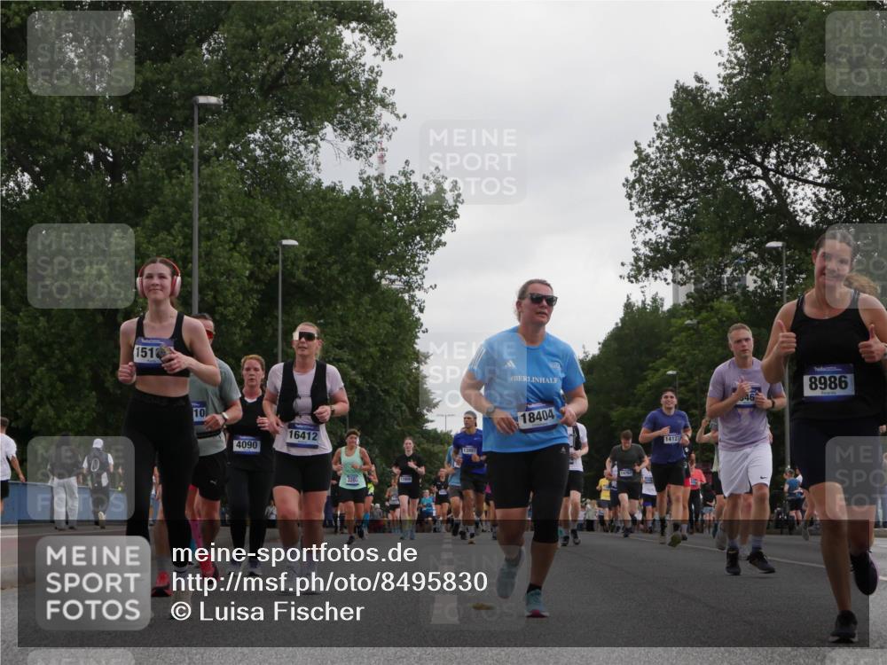 29.06.2025 - hella hamburg halbmarathon Luisa Fischer http://msf.ph/oto/8495830 29.06.2025 10:54:07 Kennedybrücke 1510, 10, 4090, 16412, 3203, 12800, 13887, 18404, 14767, 14127, 8986, 1478, 3647, 4848, 6178, 8833, 8986, 9605, 10437 meine-sportfotos.de