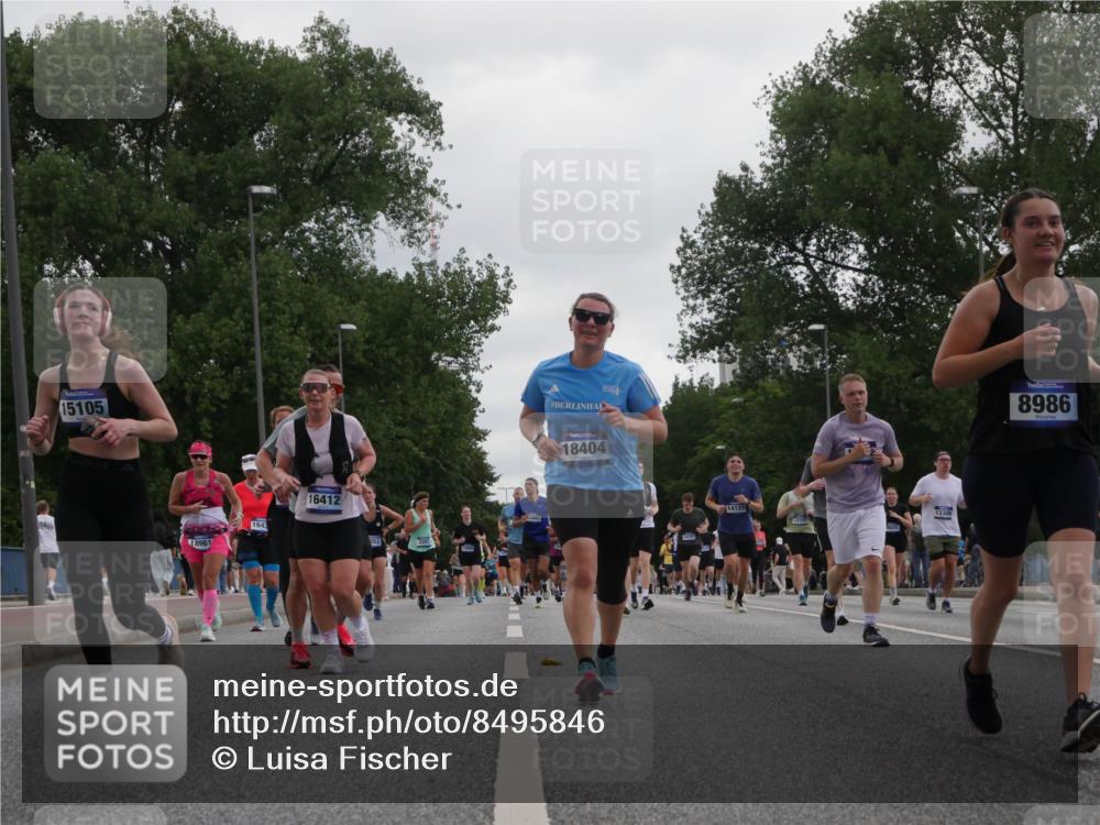 29.06.2025 - hella hamburg halbmarathon Luisa Fischer http://msf.ph/oto/8495846 29.06.2025 10:54:08 Kennedybrücke 15105, 1643, 16412, 3203, 18404, 14797, 14127, 13127, 8986, 1478, 3647, 4848, 6178, 7141, 8986, 9605, 10437 meine-sportfotos.de