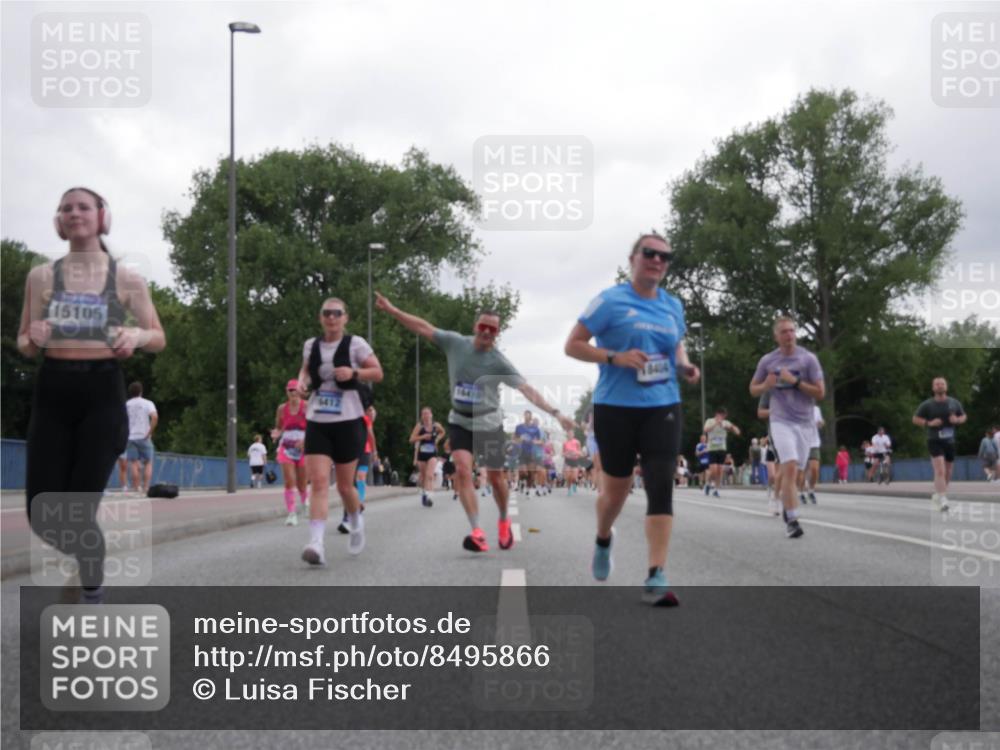 29.06.2025 - hella hamburg halbmarathon Luisa Fischer http://msf.ph/oto/8495866 29.06.2025 10:54:09 Kennedybrücke 15105, 6412, 16410, 8404, 3647, 4848, 6178, 7141, 8986, 9605, 10437 meine-sportfotos.de