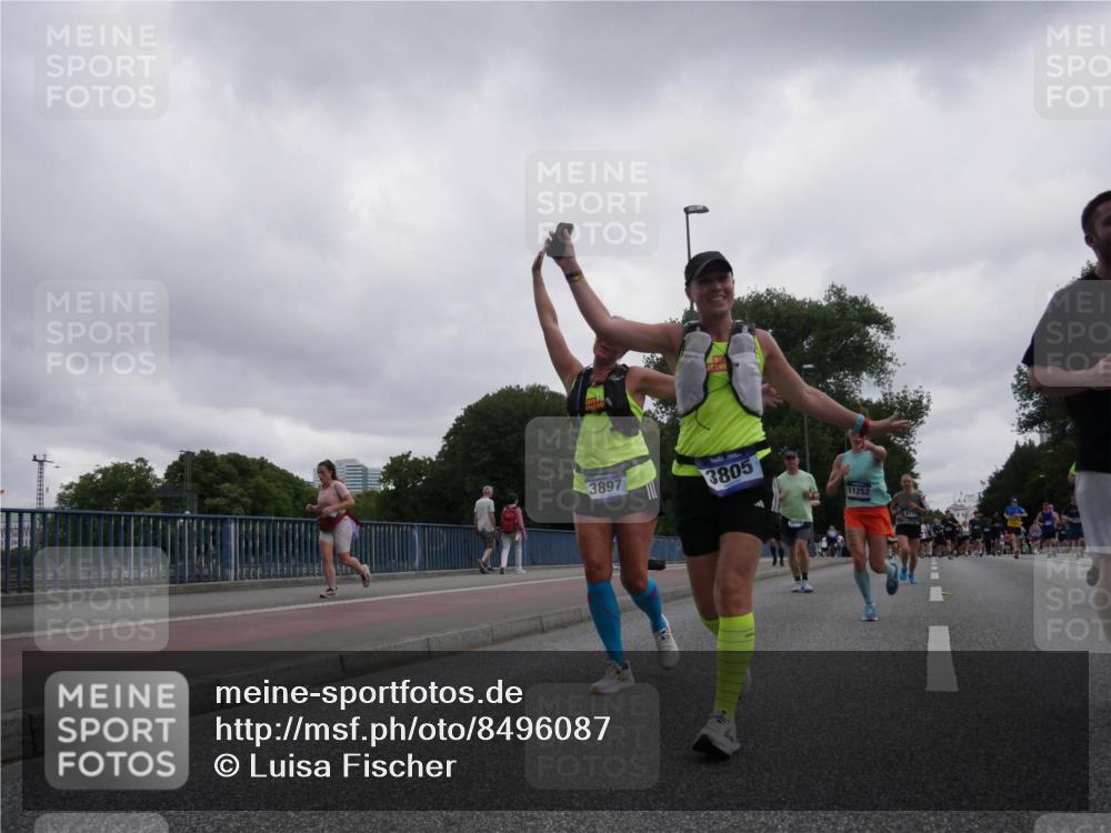 29.06.2025 - hella hamburg halbmarathon Luisa Fischer http://msf.ph/oto/8496087 29.06.2025 10:54:26 Kennedybrücke 3897, 3805, 11252, 1208, 2358, 2859, 3229, 7769, 8779 meine-sportfotos.de