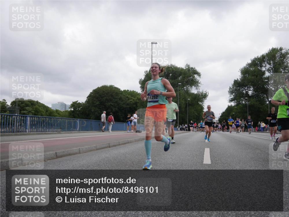 29.06.2025 - hella hamburg halbmarathon Luisa Fischer http://msf.ph/oto/8496101 29.06.2025 10:54:28 Kennedybrücke 11252, 1208, 3229, 4771, 7769, 8779 meine-sportfotos.de