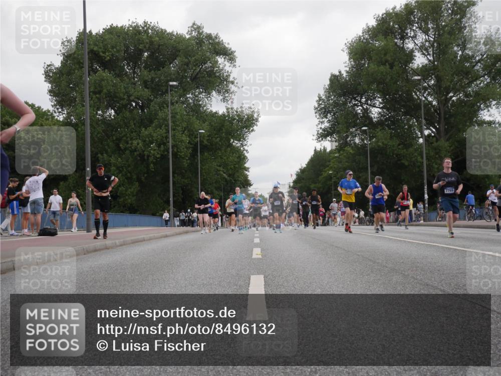 29.06.2025 - hella hamburg halbmarathon Luisa Fischer http://msf.ph/oto/8496132 29.06.2025 10:54:31 Kennedybrücke 16, 7769, 1208, 3229, 4771, 7769, 8779, 9166, 9167, 9933 meine-sportfotos.de