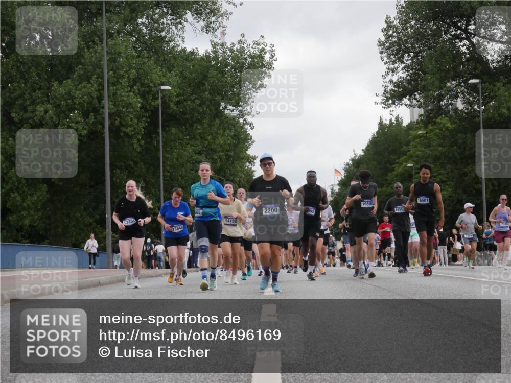29.06.2025 - hella hamburg halbmarathon Luisa Fischer http://msf.ph/oto/8496169 29.06.2025 10:54:34 Kennedybrücke 1338, 505, 2200, 16500, 16501, 1655, 14152, 13846, 5289, 2380, 1930, 2380, 3229, 4771, 7769, 9166, 9167, 9933 meine-sportfotos.de
