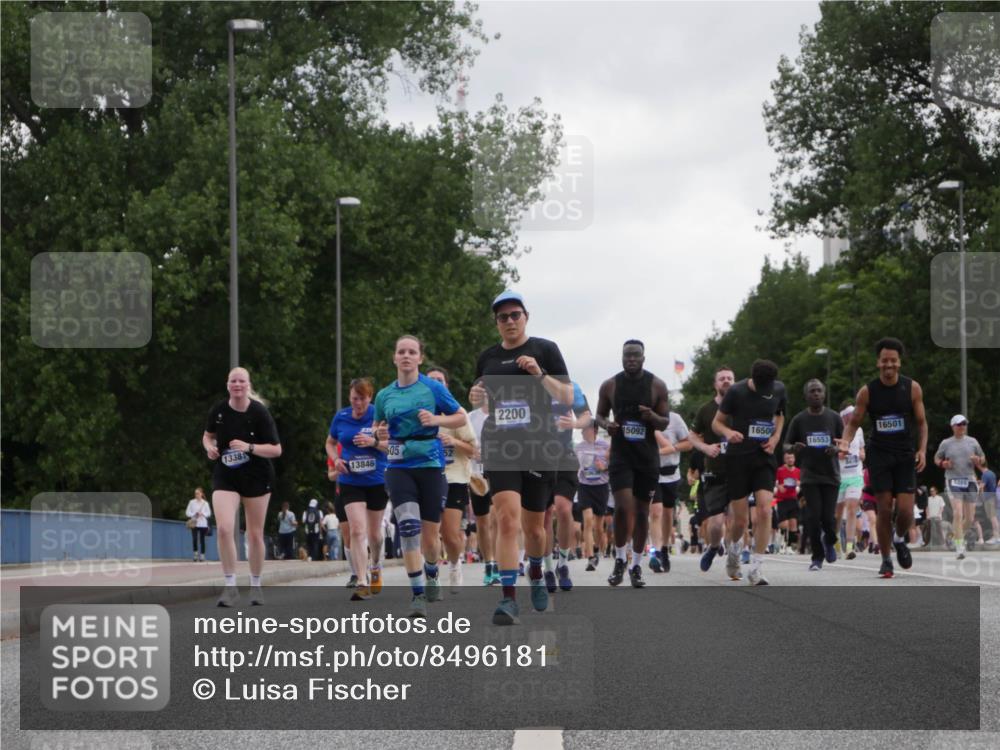 29.06.2025 - hella hamburg halbmarathon Luisa Fischer http://msf.ph/oto/8496181 29.06.2025 10:54:35 Kennedybrücke 13381, 13846, 505, 2200, 15092, 1650, 16501, 52, 16553, 5289, 1930, 2380, 3838, 4771, 7769, 9166, 9167, 9933 meine-sportfotos.de