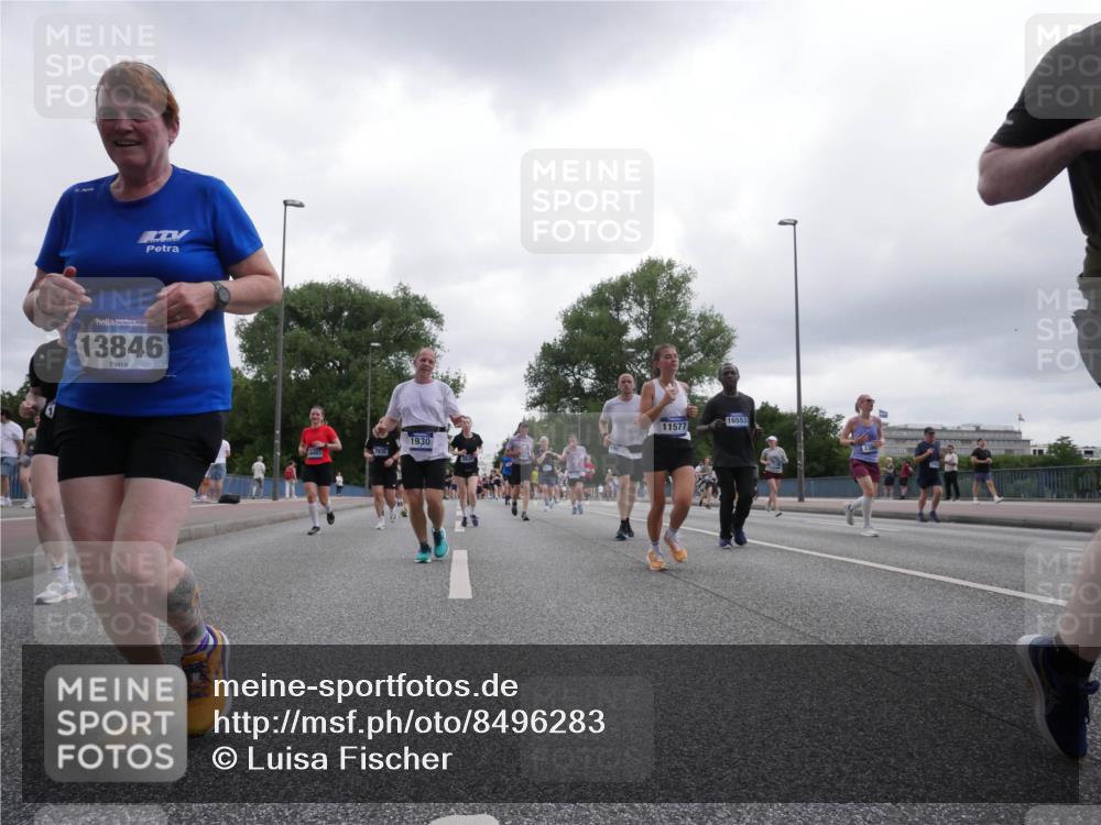 29.06.2025 - hella hamburg halbmarathon Luisa Fischer http://msf.ph/oto/8496283 29.06.2025 10:54:43 Kennedybrücke 13846, 7938, 1930, 16553, 11577, 1930, 2202, 2380, 3838, 4652, 5286, 5289, 5357, 7012, 7938, 8410, 9167, 10552, 10636 meine-sportfotos.de