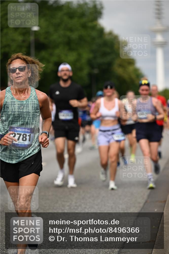 29.06.2025 - hella hamburg halbmarathon Dr. Thomas Lammeyer http://msf.ph/oto/8496366 29.06.2025 10:23:16 Kennedybrücke 1325, 1332, 1349, 1718, 1755, 2017, 2096, 2311, 2589, 2781, 2895, 3026, 3105, 3118, 3529, 4718, 4722, 4845, 5034, 5080, 5098, 5323, 6194, 6270, 6477, 6482, 6736, 7051, 7252, 7566, 7844, 8575, 8761, 9252, 9652, 9756, 9757, 9964, 10037, 10129, 10687, 10816, 11081 meine-sportfotos.de