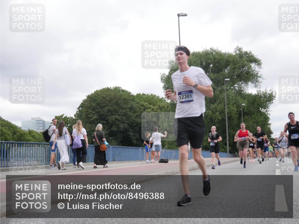 29.06.2025 - hella hamburg halbmarathon Luisa Fischer http://msf.ph/oto/8496388 29.06.2025 10:54:52 Kennedybrücke 12301, 2778, 11971, 1617, 2484, 2485, 2736, 2778, 4652, 5357, 5716, 6091, 6945, 7992, 8621, 10521, 10552, 10614, 10673 meine-sportfotos.de