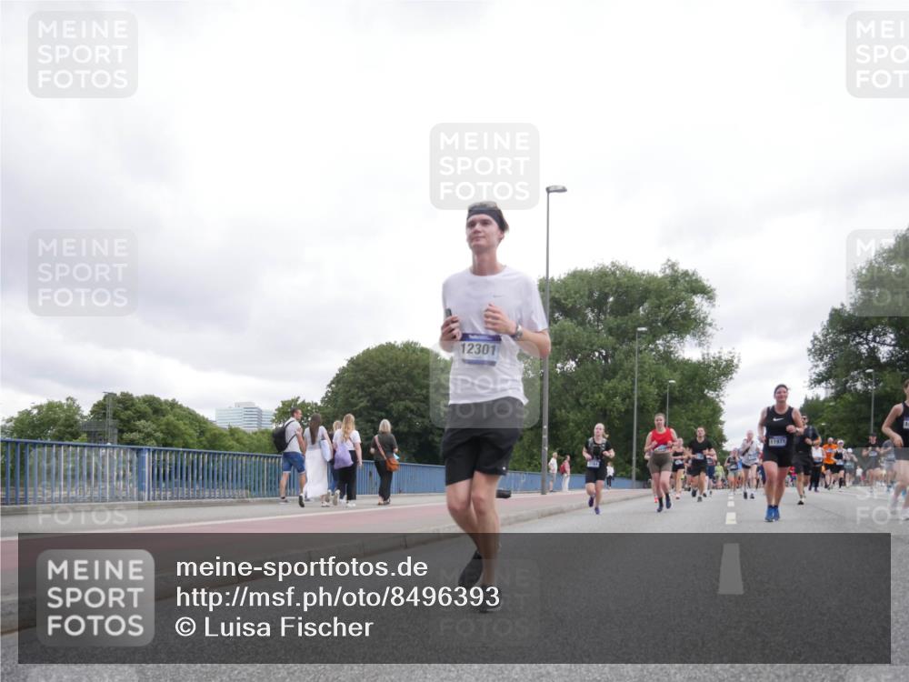 29.06.2025 - hella hamburg halbmarathon Luisa Fischer http://msf.ph/oto/8496393 29.06.2025 10:54:53 Kennedybrücke 12301, 11971, 1617, 2484, 2485, 2736, 2778, 4652, 5357, 5716, 6091, 6945, 7992, 8621, 10521, 10552, 10614, 10673 meine-sportfotos.de