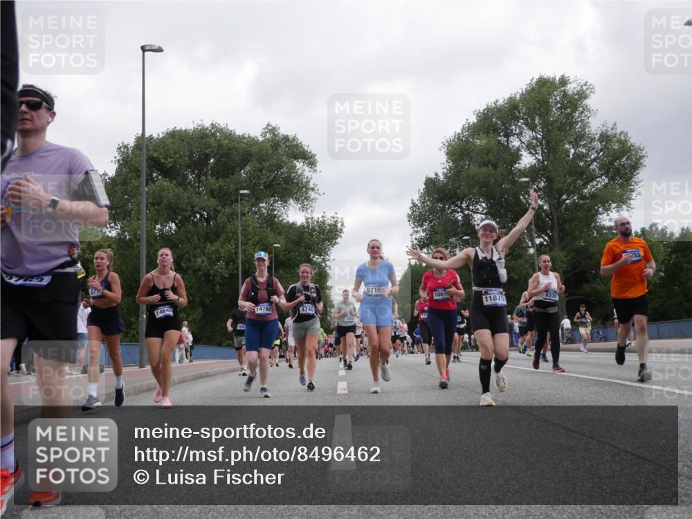 29.06.2025 - hella hamburg halbmarathon Luisa Fischer http://msf.ph/oto/8496462 29.06.2025 10:54:59 Kennedybrücke 57, 14640, 1696, 14762, 4748, 7825, 5716, 1061, 11875, 8200, 253, 1203, 1404, 1617, 2736, 2778, 3038, 5062, 5716, 6091, 6945, 6954, 7770, 7771, 7825, 7992, 8200, 8621, 10614, 10673 meine-sportfotos.de