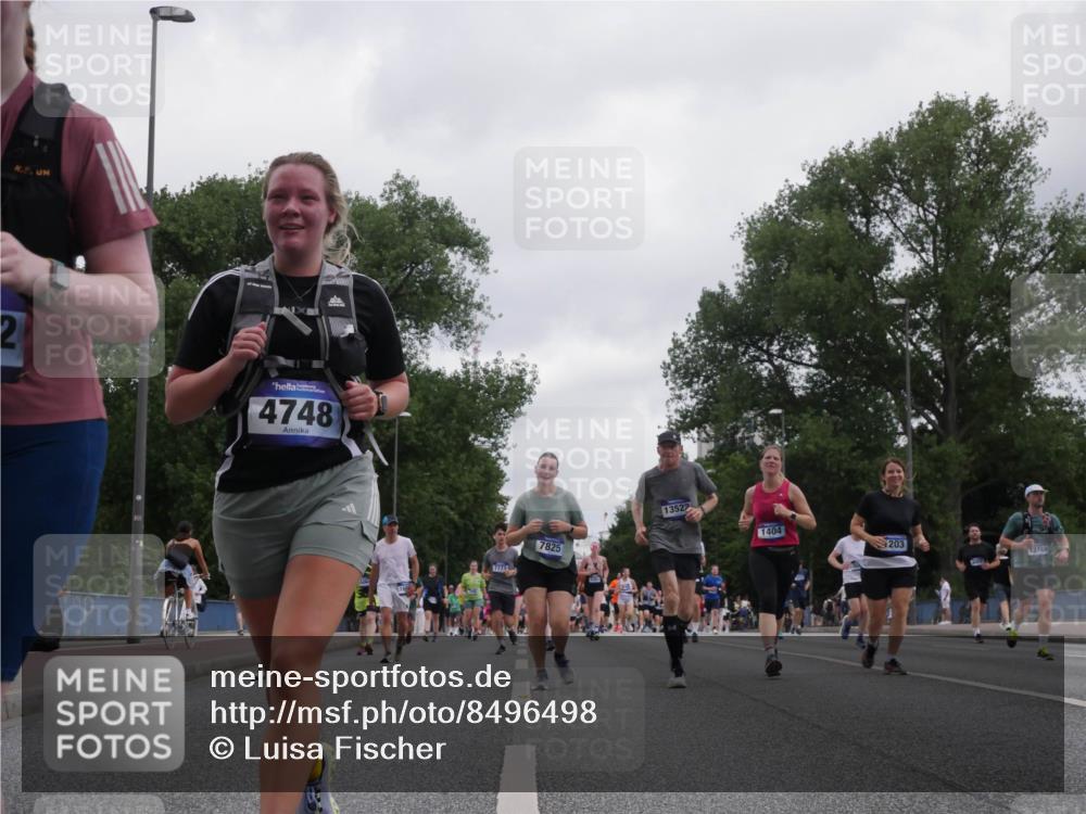29.06.2025 - hella hamburg halbmarathon Luisa Fischer http://msf.ph/oto/8496498 29.06.2025 10:55:02 Kennedybrücke 4748, 7771, 7825, 13522, 1404, 203, 13769, 1203, 1404, 1418, 3038, 4878, 5062, 5716, 6091, 6954, 7770, 7771, 7825, 8040, 8200, 8621, 10614, 10673 meine-sportfotos.de