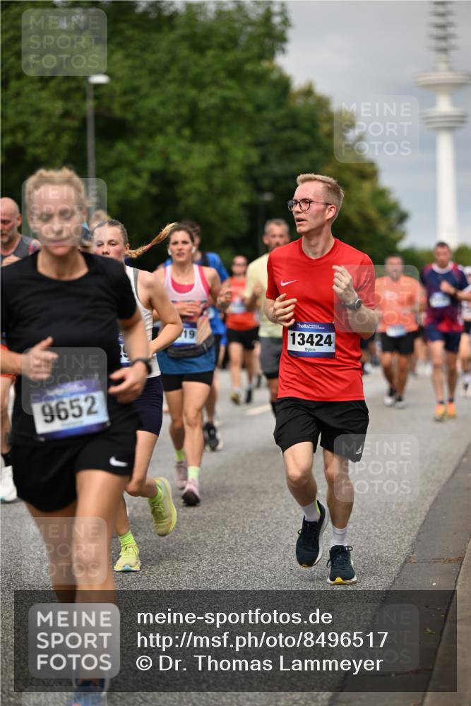 29.06.2025 - hella hamburg halbmarathon Dr. Thomas Lammeyer http://msf.ph/oto/8496517 29.06.2025 10:23:19 Kennedybrücke 1325, 1332, 1349, 1718, 1755, 2017, 2096, 2311, 2589, 2781, 2812, 2895, 3026, 3105, 3118, 3529, 4108, 4110, 4718, 4722, 4845, 5034, 5080, 5098, 5323, 5449, 6194, 6270, 6477, 6482, 6542, 6736, 7051, 7143, 7252, 7566, 7844, 8575, 8761, 9252, 9270, 9272, 9652, 9756, 9757, 9856, 9964, 10037, 10124, 10129, 10816, 11081 meine-sportfotos.de