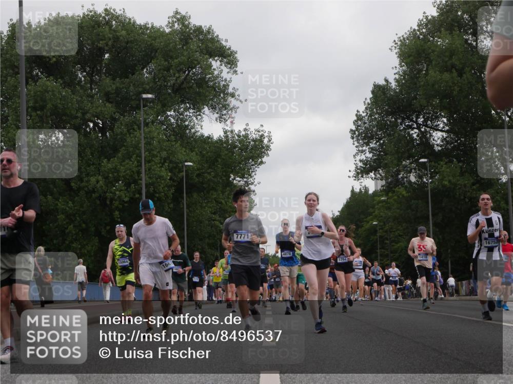 29.06.2025 - hella hamburg halbmarathon Luisa Fischer http://msf.ph/oto/8496537 29.06.2025 10:55:06 Kennedybrücke 7771, 15064, 166, 35, 16752, 4878, 5394, 1418, 1203, 1404, 1418, 3038, 4878, 5062, 5394, 5534, 6954, 7770, 7771, 7825, 8040, 8200, 9462, 10830 meine-sportfotos.de