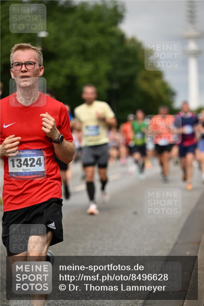 29.06.2025 - hella hamburg halbmarathon Dr. Thomas Lammeyer http://msf.ph/oto/8496628 29.06.2025 10:23:21 Kennedybrücke 1325, 1332, 1349, 1718, 1755, 2017, 2096, 2311, 2589, 2781, 2812, 2895, 3026, 3105, 3118, 3529, 4108, 4110, 4718, 4722, 4845, 5034, 5080, 5098, 5323, 5449, 6194, 6270, 6477, 6482, 6542, 6736, 7051, 7143, 7252, 7566, 7844, 8575, 8761, 9252, 9270, 9272, 9652, 9756, 9757, 9856, 9964, 10037, 10124, 10129, 10816, 11081 meine-sportfotos.de