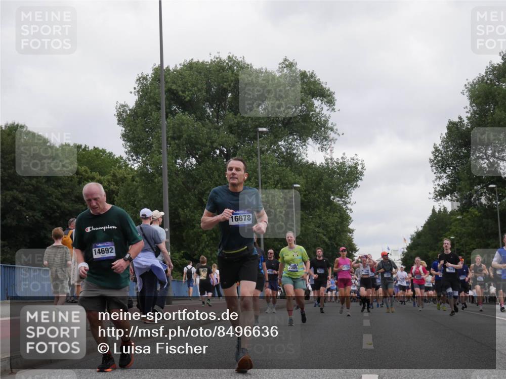 29.06.2025 - hella hamburg halbmarathon Luisa Fischer http://msf.ph/oto/8496636 29.06.2025 10:55:16 Kennedybrücke 14692, 16678, 7305, 14720, 7841, 16234, 4593, 1997, 3934, 5394, 5534, 6456, 7841, 9460, 9462, 9582, 9583, 9590, 10830 meine-sportfotos.de