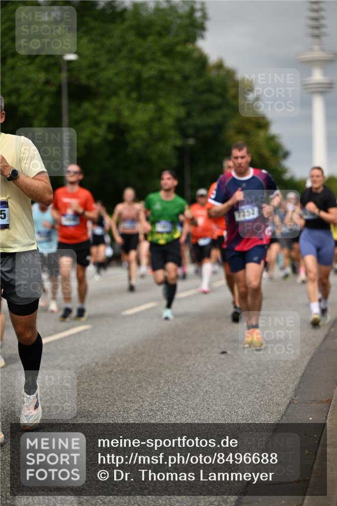 29.06.2025 - hella hamburg halbmarathon Dr. Thomas Lammeyer http://msf.ph/oto/8496688 29.06.2025 10:23:23 Kennedybrücke 1159, 1160, 1325, 1332, 1349, 1718, 1755, 2017, 2311, 2589, 2703, 2781, 2812, 2895, 3026, 3105, 3118, 3529, 4108, 4110, 4718, 4722, 5034, 5080, 5098, 5323, 5449, 6194, 6249, 6270, 6542, 6736, 7051, 7143, 7252, 7566, 7844, 8575, 8761, 9252, 9270, 9272, 9652, 9756, 9757, 9856, 10037, 10124, 10129, 10816, 11081 meine-sportfotos.de