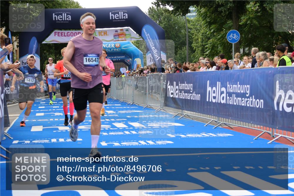 29.06.2025 - hella hamburg halbmarathon Strokosch-Dieckow http://msf.ph/oto/8496706 29.06.2025 10:44:18 Ziel 1220, 1413, 1415, 1902, 4310, 4691, 5275, 5884, 7005, 7191, 8722, 9444, 12159, 12327, 12528, 14686, 14687, 15225, 15280, 16301, 16316, 16547, 16803, 16893, 18691, 18806 meine-sportfotos.de