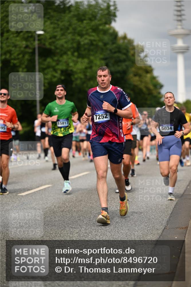 29.06.2025 - hella hamburg halbmarathon Dr. Thomas Lammeyer http://msf.ph/oto/8496720 29.06.2025 10:23:24 Kennedybrücke 1159, 1160, 1325, 1332, 1349, 1708, 1718, 1755, 2017, 2311, 2589, 2703, 2781, 2812, 2895, 3026, 3105, 3118, 3529, 4108, 4110, 4722, 5034, 5080, 5098, 5323, 5449, 6194, 6249, 6270, 6542, 6736, 7051, 7143, 7252, 7566, 7844, 8575, 8761, 9252, 9270, 9272, 9652, 9756, 9757, 9856, 10037, 10124, 10129, 10816, 11081 meine-sportfotos.de