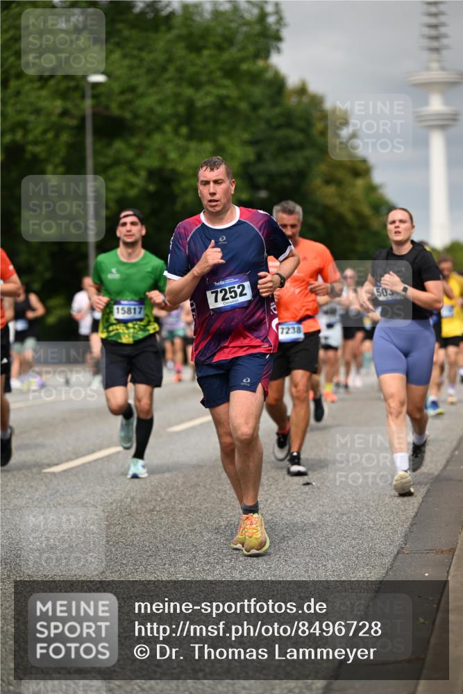 29.06.2025 - hella hamburg halbmarathon Dr. Thomas Lammeyer http://msf.ph/oto/8496728 29.06.2025 10:23:24 Kennedybrücke 1159, 1160, 1325, 1332, 1349, 1708, 1718, 1755, 2017, 2311, 2589, 2703, 2781, 2812, 2895, 3026, 3105, 3118, 3529, 4108, 4110, 4722, 5034, 5080, 5098, 5323, 5449, 6194, 6249, 6270, 6542, 6736, 7051, 7143, 7252, 7566, 7844, 8575, 8761, 9252, 9270, 9272, 9652, 9756, 9757, 9856, 10037, 10124, 10129, 10816, 11081 meine-sportfotos.de