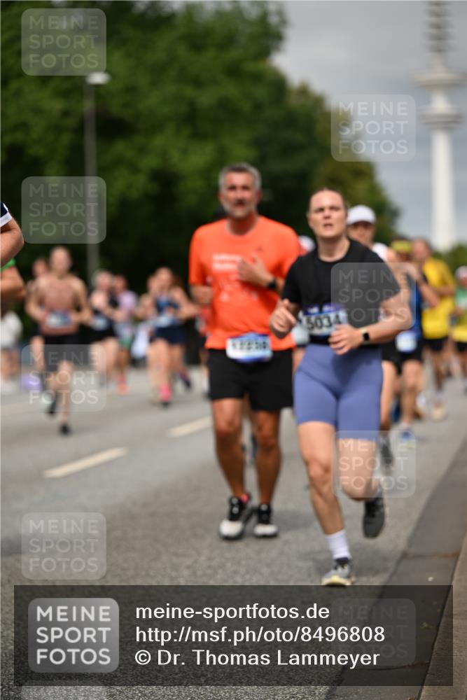 29.06.2025 - hella hamburg halbmarathon Dr. Thomas Lammeyer http://msf.ph/oto/8496808 29.06.2025 10:23:26 Kennedybrücke 1159, 1160, 1325, 1332, 1349, 1708, 1718, 1755, 2017, 2311, 2589, 2703, 2781, 2812, 2895, 3026, 3105, 3118, 3529, 4108, 4110, 4722, 5034, 5080, 5098, 5323, 5449, 6249, 6270, 6542, 6736, 7051, 7143, 7252, 7566, 7844, 8575, 8761, 9252, 9270, 9272, 9652, 9856, 10124, 10129, 10540, 11081 meine-sportfotos.de