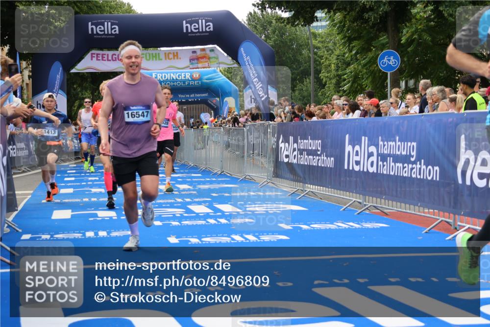29.06.2025 - hella hamburg halbmarathon Strokosch-Dieckow http://msf.ph/oto/8496809 29.06.2025 10:44:18 Ziel 1220, 1413, 1415, 1902, 4310, 4691, 5275, 5884, 7005, 7191, 8722, 9444, 12159, 12327, 12528, 14686, 14687, 15225, 15280, 16301, 16316, 16547, 16803, 16893, 18691, 18806 meine-sportfotos.de