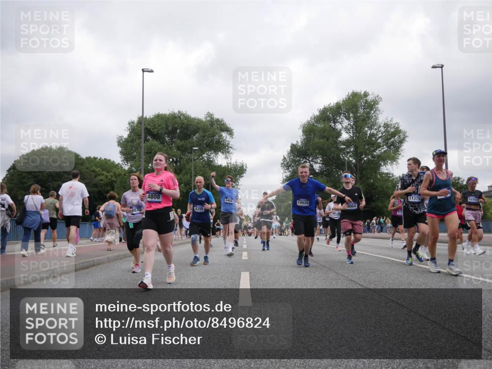 29.06.2025 - hella hamburg halbmarathon Luisa Fischer http://msf.ph/oto/8496824 29.06.2025 10:55:35 Kennedybrücke 8672, 4808, 6404, 10928, 8399, 11299, 9068, 11375, 10342, 1978, 3140, 4273, 4815, 5291, 6406, 6885, 6961, 6985, 8194, 8196, 8672, 9068, 9070, 9730, 10296, 10342, 10496 meine-sportfotos.de