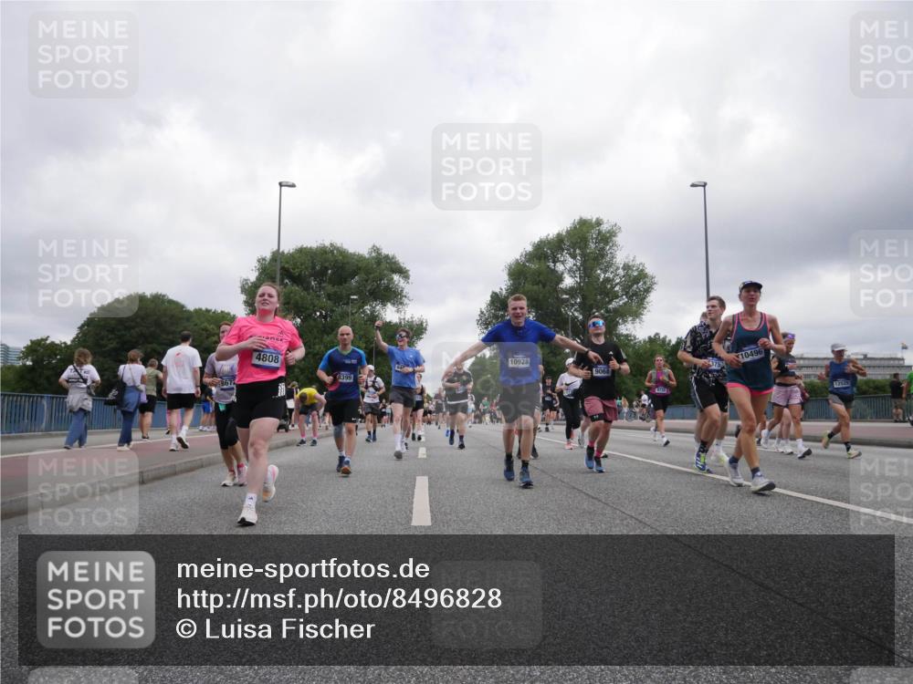 29.06.2025 - hella hamburg halbmarathon Luisa Fischer http://msf.ph/oto/8496828 29.06.2025 10:55:35 Kennedybrücke 8672, 4808, 10928, 8399, 9068, 9730, 10496, 12525, 1978, 3140, 4273, 4815, 5291, 6406, 6885, 6961, 6985, 8194, 8196, 8672, 9068, 9070, 9730, 10296, 10342, 10496 meine-sportfotos.de