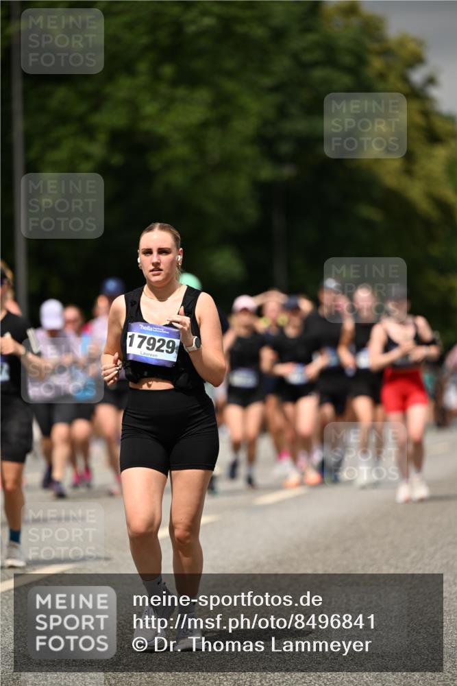 29.06.2025 - hella hamburg halbmarathon Dr. Thomas Lammeyer http://msf.ph/oto/8496841 29.06.2025 11:08:24 Kennedybrücke 1693, 1771, 1861, 3382, 4669, 4742, 5626, 5644, 5771, 5962, 6233, 6319, 6658, 6863, 6972, 7089, 7242, 7469, 7727, 7729, 7730, 7736, 7835, 8278, 8280, 8337, 8835, 8934, 8935, 8949, 9088, 9098, 9821, 10455, 10688, 10692, 10768, 10910, 11221 meine-sportfotos.de