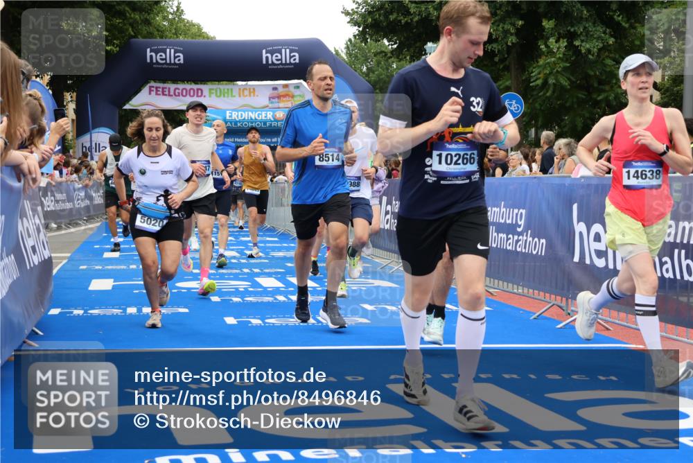 29.06.2025 - hella hamburg halbmarathon Strokosch-Dieckow http://msf.ph/oto/8496846 29.06.2025 10:54:56 Ziel 1327, 1506, 2884, 3652, 3791, 4249, 4616, 4938, 5020, 6433, 6994, 8514, 8698, 9060, 10266, 11333, 13297, 13988, 14638, 14660, 14750, 14845, 15126, 15156, 15879, 16047, 16623, 16868, 17261, 17803, 18181, 18325 meine-sportfotos.de
