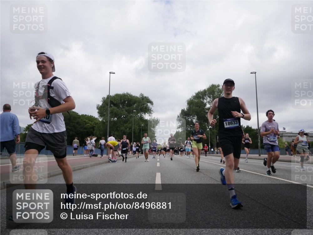 29.06.2025 - hella hamburg halbmarathon Luisa Fischer http://msf.ph/oto/8496881 29.06.2025 10:55:41 Kennedybrücke 1309, 18633, 8196, 1108, 1369, 1978, 3140, 3645, 4815, 5262, 6406, 6671, 6985, 7737, 8194, 8196, 9730, 10296 meine-sportfotos.de