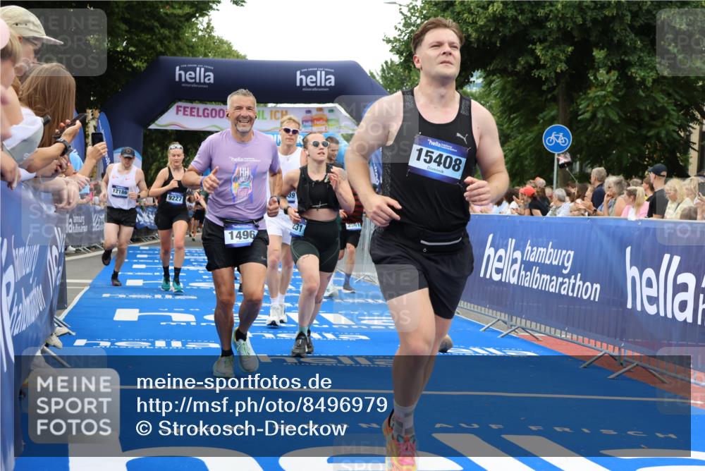 29.06.2025 - hella hamburg halbmarathon Strokosch-Dieckow http://msf.ph/oto/8496979 29.06.2025 10:54:42 Ziel 1125, 1496, 2029, 2561, 3310, 4231, 6587, 7478, 8449, 9012, 9227, 10040, 10044, 10368, 10376, 12186, 12489, 13147, 14239, 15389, 15408, 15584, 17231, 17765, 19000 meine-sportfotos.de