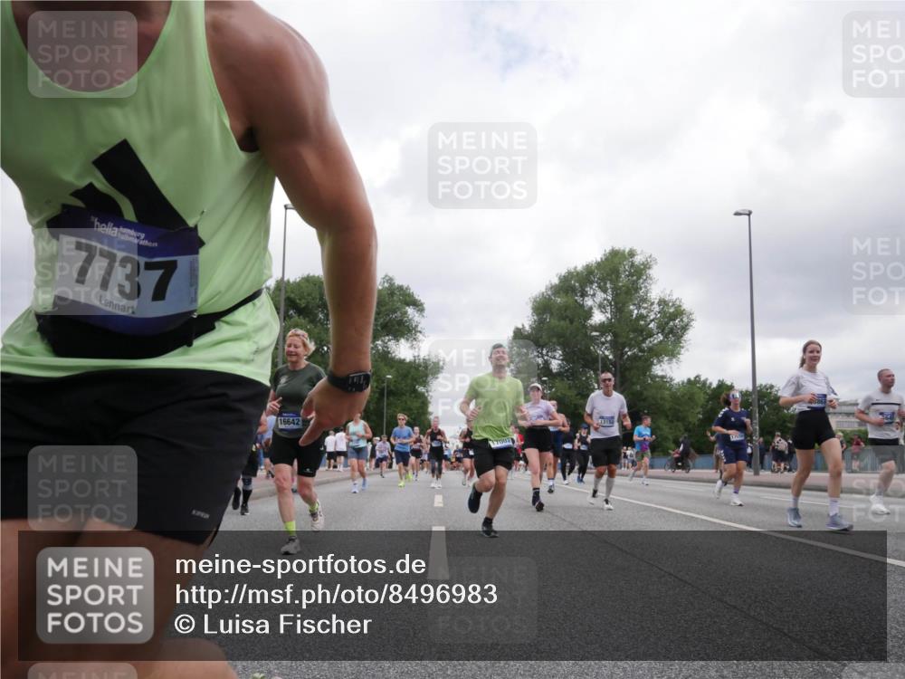 29.06.2025 - hella hamburg halbmarathon Luisa Fischer http://msf.ph/oto/8496983 29.06.2025 10:55:50 Kennedybrücke 7737, 16642, 17002, 13152, 867, 1369, 2308, 2593, 3645, 5262, 6671, 7682, 7737, 8250, 8251, 10600, 10634, 10693 meine-sportfotos.de